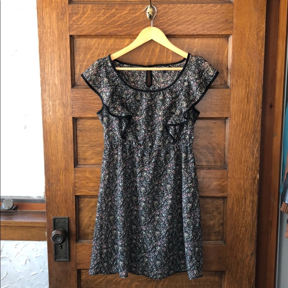 Sweet ruffle floral dress